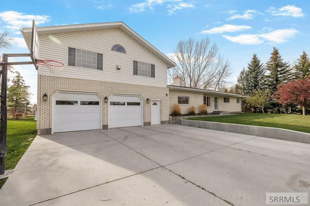 Image 2 of property listing at 806 N 650 E, Basalt, ID 83218