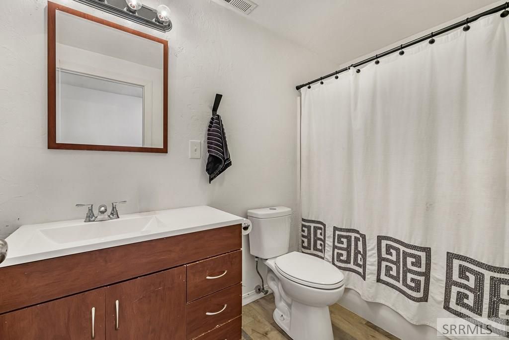 Image 22 of property listing at 806 N 650 E, Basalt, ID 83218