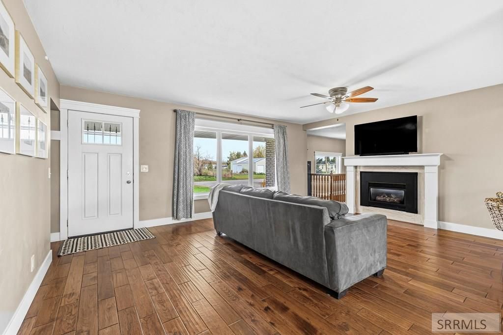 Image 3 of property listing at 806 N 650 E, Basalt, ID 83218