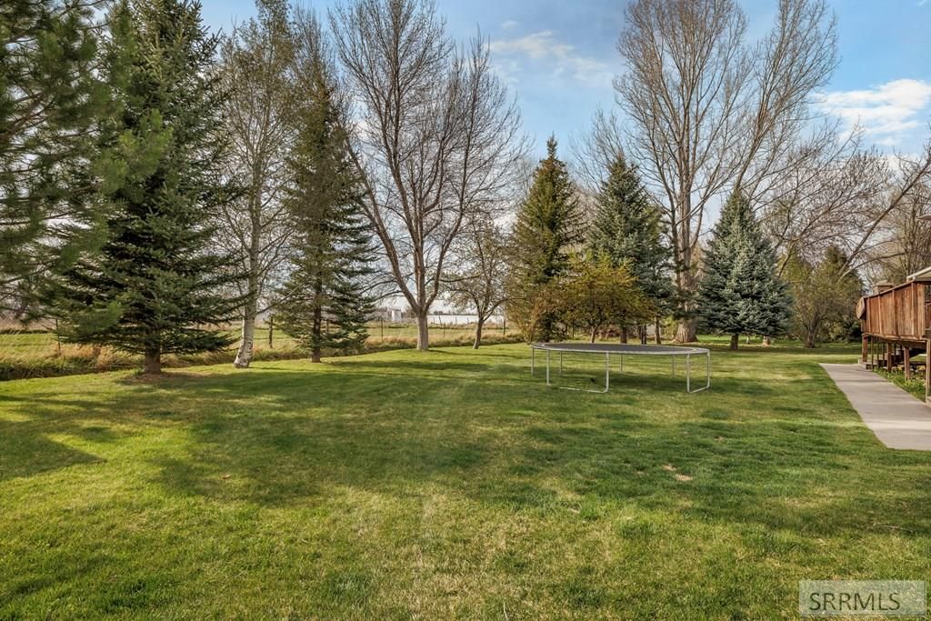 Image 38 of property listing at 806 N 650 E, Basalt, ID 83218