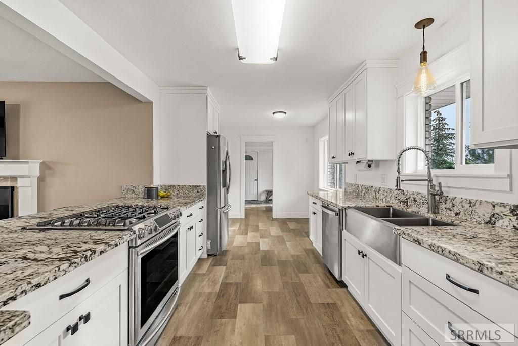 Image 5 of property listing at 806 N 650 E, Basalt, ID 83218