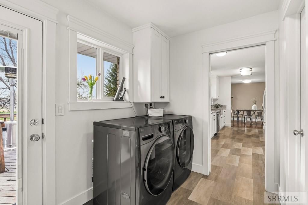 Image 6 of property listing at 806 N 650 E, Basalt, ID 83218