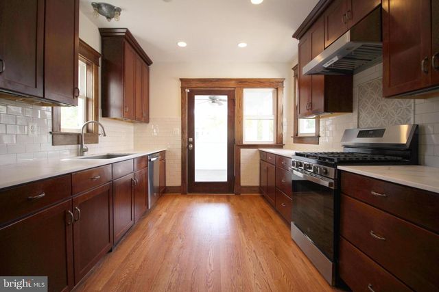 2417 OTIS ST NE, Washington, DC 20018