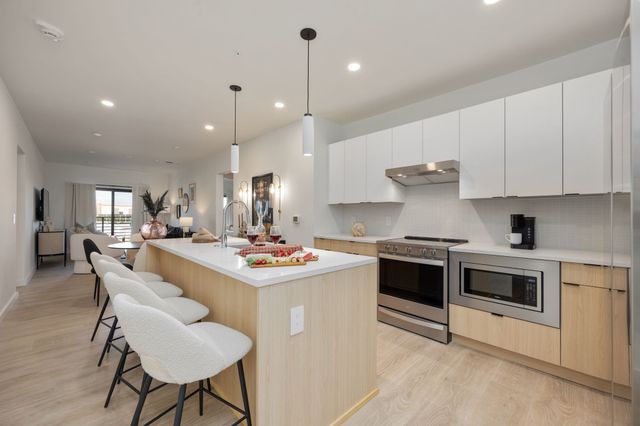 635 7th Ave S Apt 510, Nashville, TN 37203