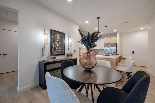 635 7th Ave S Apt 510, Nashville, TN 37203