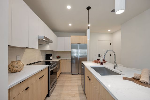 635 7th Ave S Apt 510, Nashville, TN 37203