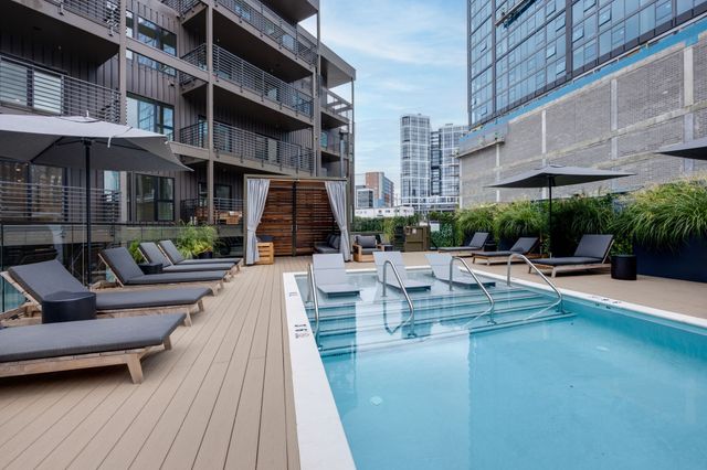 635 7th Ave S Apt 510, Nashville, TN 37203