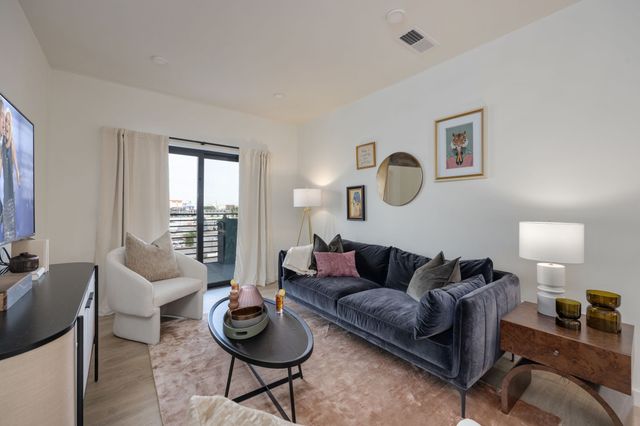 635 7th Ave S Apt 510, Nashville, TN 37203