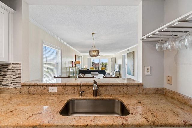 719 PINELLAS BAYWAY S 301, St Petersburg, FL 33715