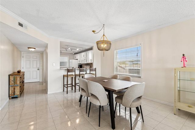 719 PINELLAS BAYWAY S 301, St Petersburg, FL 33715