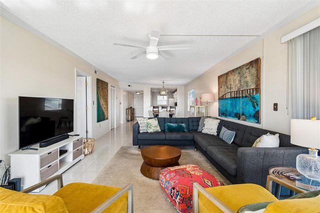 719 PINELLAS BAYWAY S 301, St Petersburg, FL 33715