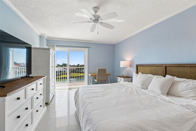 719 PINELLAS BAYWAY S 301, St Petersburg, FL 33715