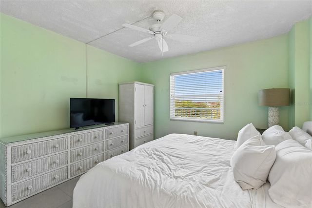 719 PINELLAS BAYWAY S 301, St Petersburg, FL 33715
