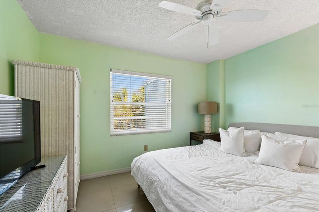 719 PINELLAS BAYWAY S 301, St Petersburg, FL 33715