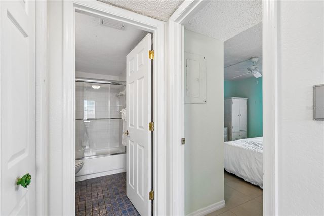 719 PINELLAS BAYWAY S 301, St Petersburg, FL 33715