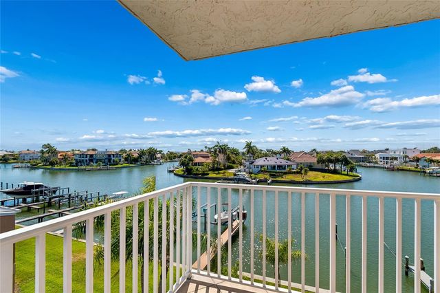 719 PINELLAS BAYWAY S 301, St Petersburg, FL 33715