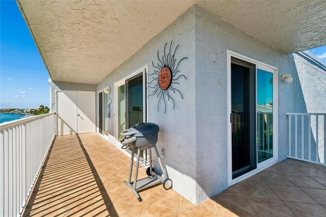 719 PINELLAS BAYWAY S 301, St Petersburg, FL 33715