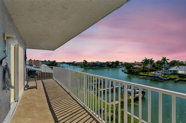 719 PINELLAS BAYWAY S 301, St Petersburg, FL 33715