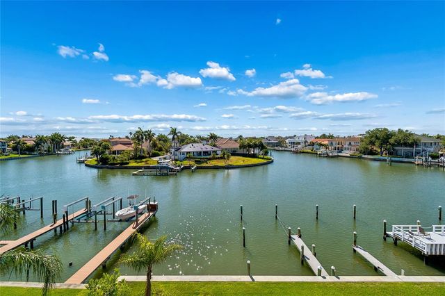 719 PINELLAS BAYWAY S 301, St Petersburg, FL 33715