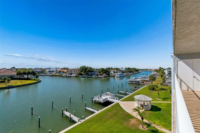 719 PINELLAS BAYWAY S 301, St Petersburg, FL 33715