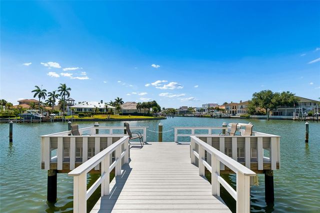 719 PINELLAS BAYWAY S 301, St Petersburg, FL 33715