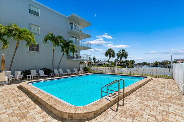 719 PINELLAS BAYWAY S 301, St Petersburg, FL 33715
