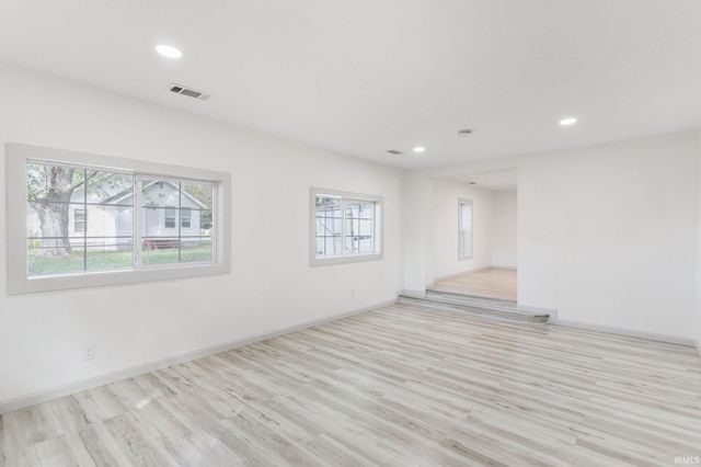 11920 Franklin Street, Osceola, IN 46561