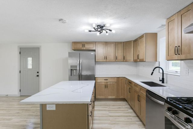 11920 Franklin Street, Osceola, IN 46561