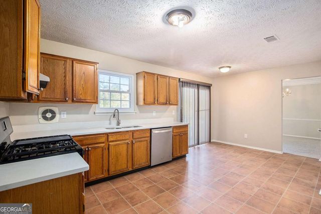 505 Lake Joyce Lane, Fairburn, GA 30213