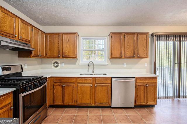 505 Lake Joyce Lane, Fairburn, GA 30213