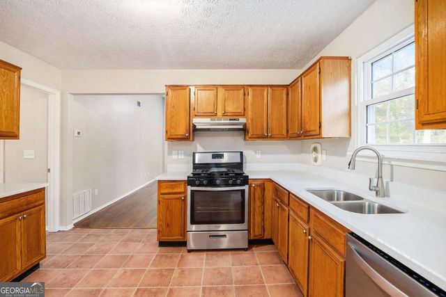 505 Lake Joyce Lane, Fairburn, GA 30213