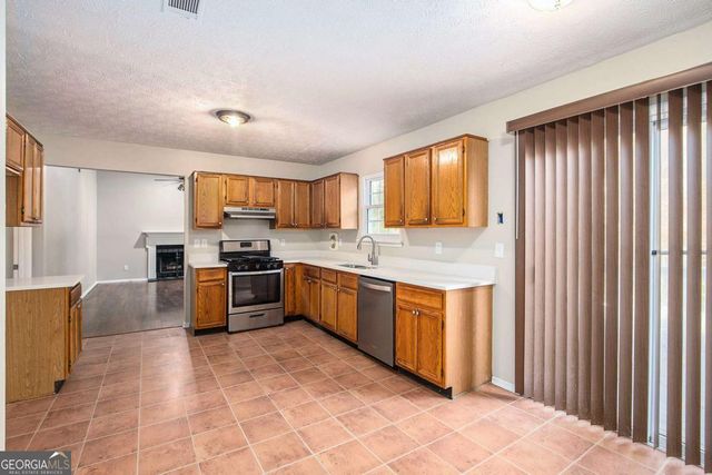 505 Lake Joyce Lane, Fairburn, GA 30213