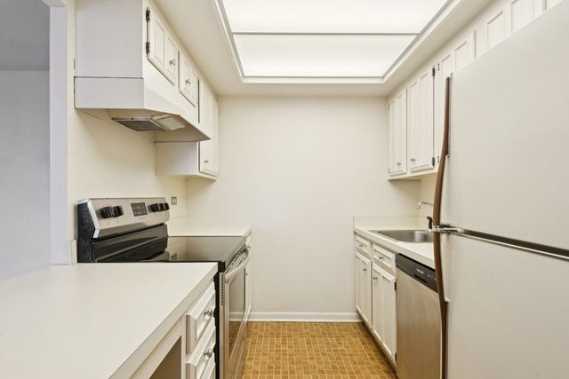 155 N HARBOR Drive 2714, Chicago, IL 60601