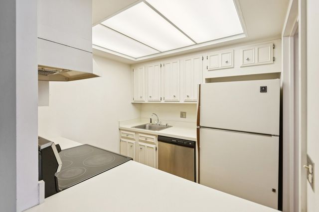 155 N HARBOR Drive 2714, Chicago, IL 60601