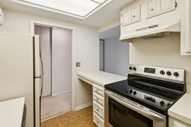 155 N HARBOR Drive 2714, Chicago, IL 60601