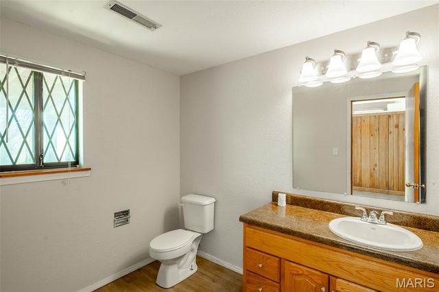 1008 Barton Road, Doniphan, MO 63935