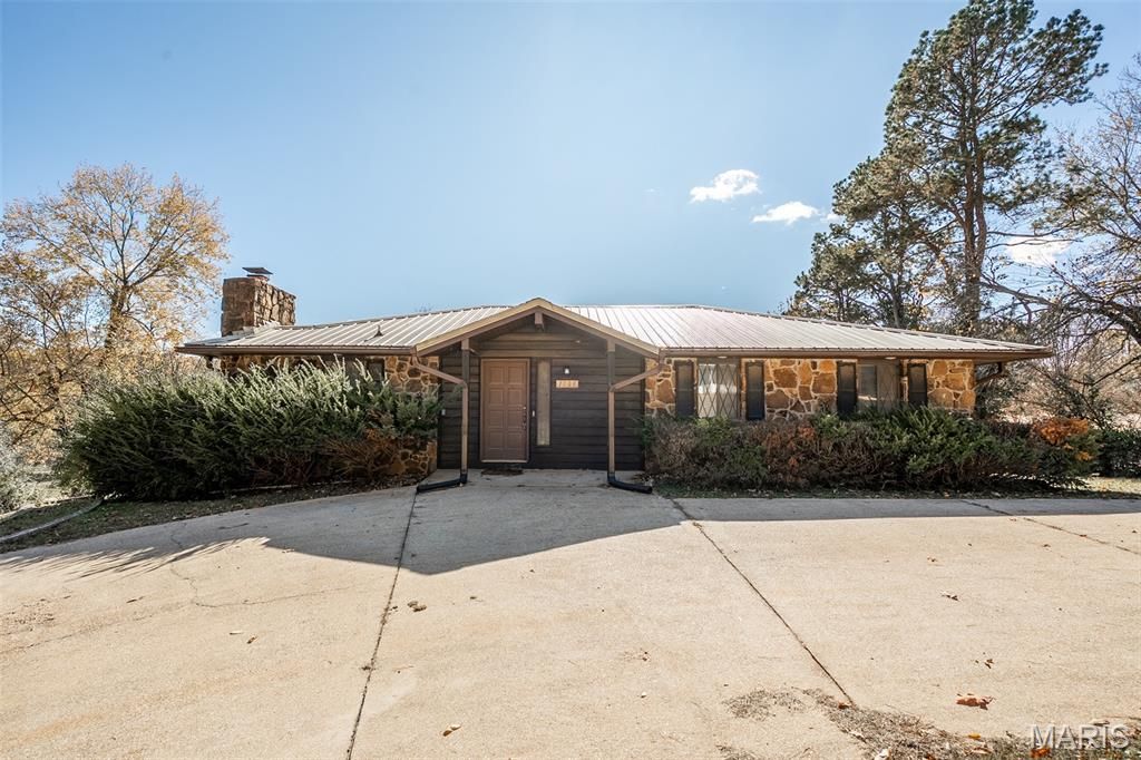 1008 Barton Road, Doniphan, MO 63935