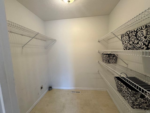 5155 Sequoia Drive, Newburgh, IN 47630