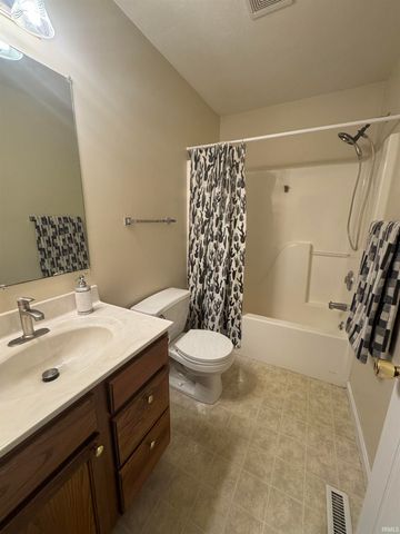 5155 Sequoia Drive, Newburgh, IN 47630