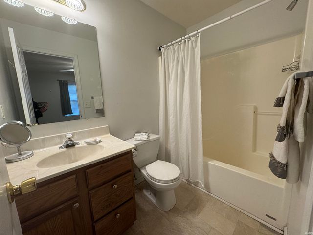 5155 Sequoia Drive, Newburgh, IN 47630