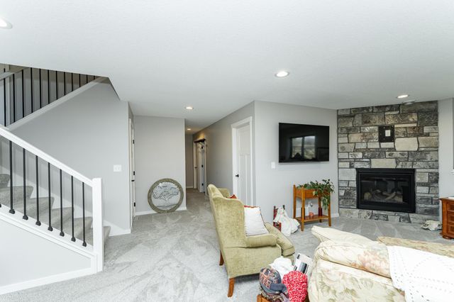 179 Stonelake Drive SE, Rochester, MN 55904