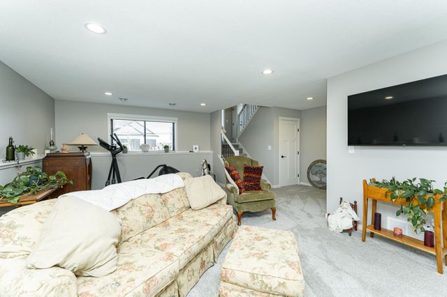 179 Stonelake Drive SE, Rochester, MN 55904