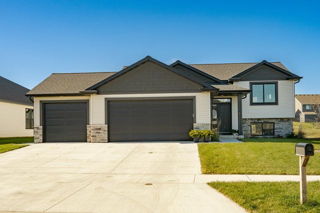 179 Stonelake Drive SE, Rochester, MN 55904