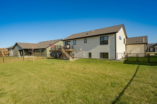 179 Stonelake Drive SE, Rochester, MN 55904