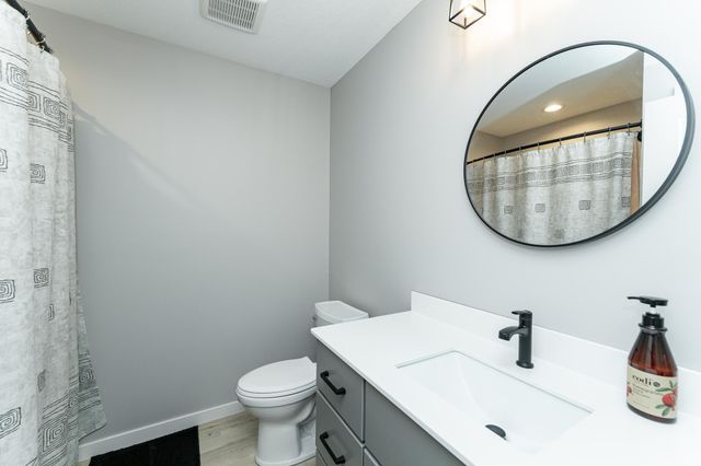 179 Stonelake Drive SE, Rochester, MN 55904