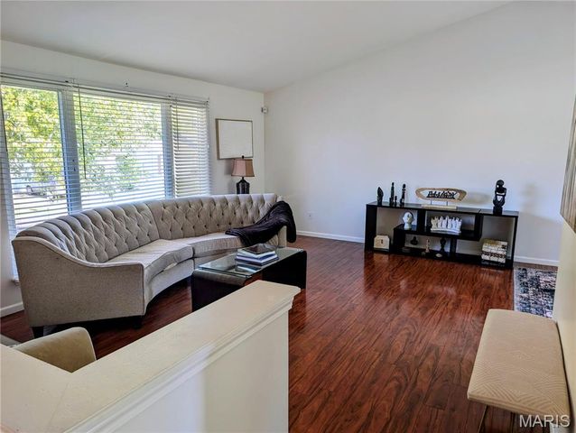 5256 Trailview Drive, St Louis, MO 63033