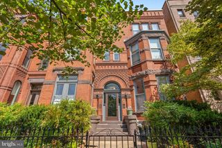 408 Seward Sq SE Apt 5, Washington, DC 20003