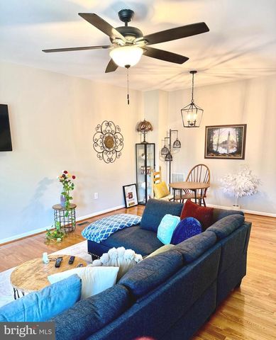 20275 GLENROBIN TER, Ashburn, VA 20147