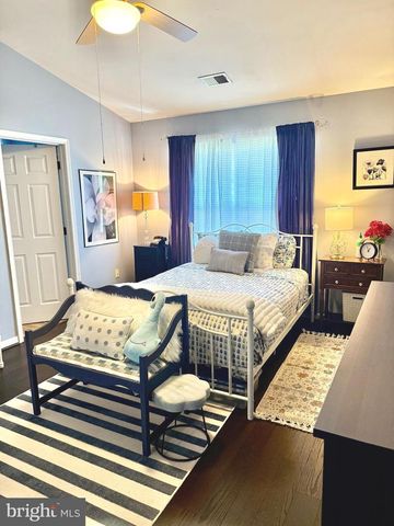 20275 GLENROBIN TER, Ashburn, VA 20147