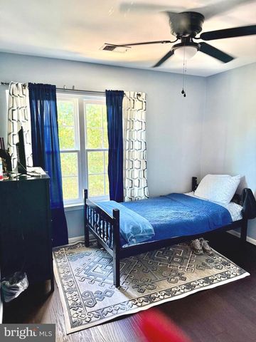 20275 GLENROBIN TER, Ashburn, VA 20147